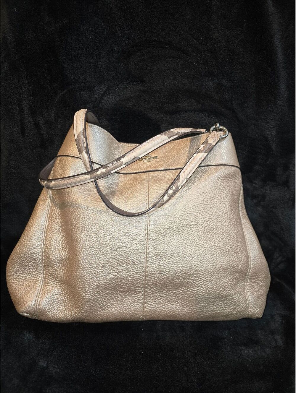 39. 2008 Coach Lexy Shoulder